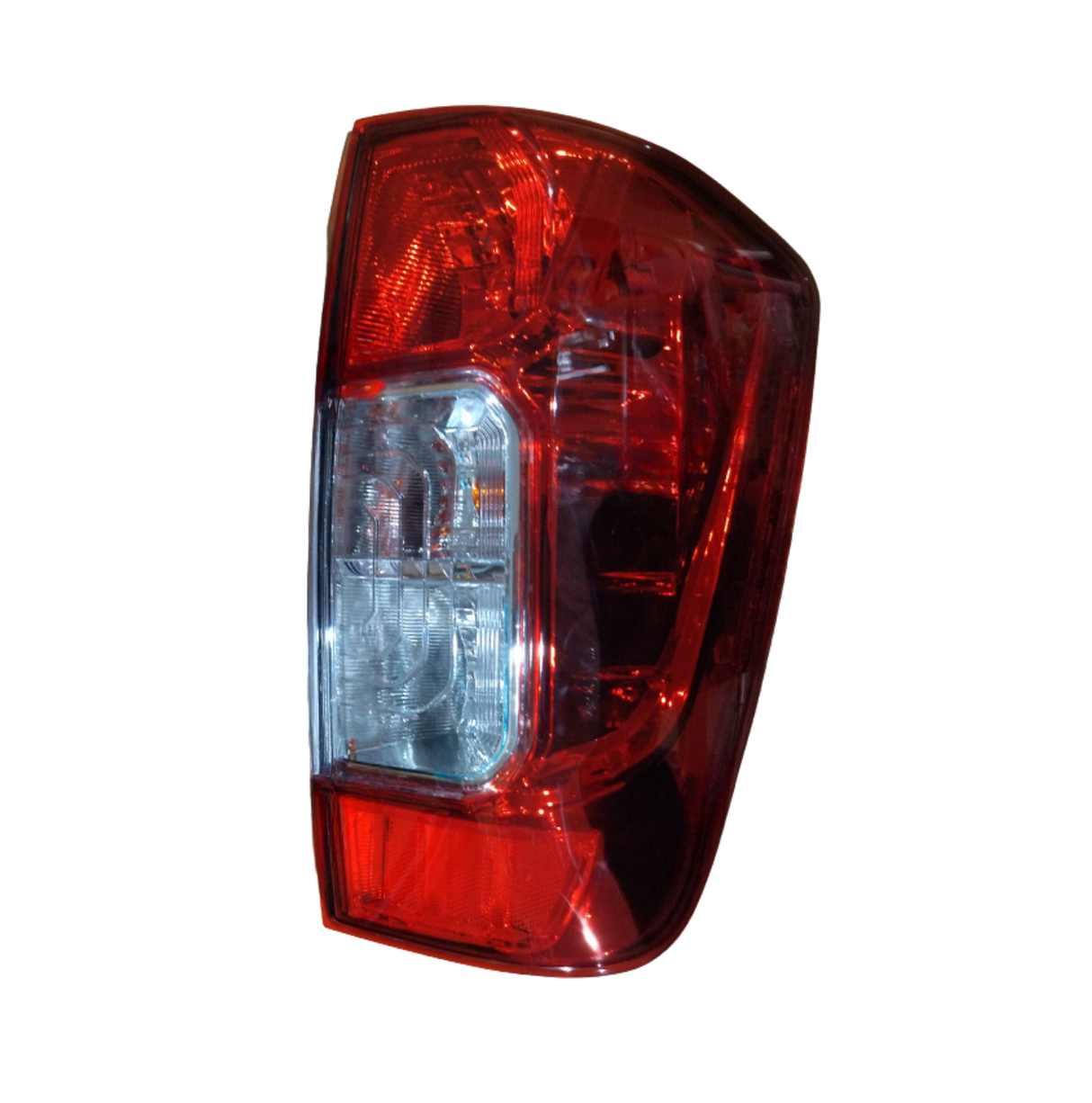 Farol Trasero Izquierdo Nissan Np300 2019-2021